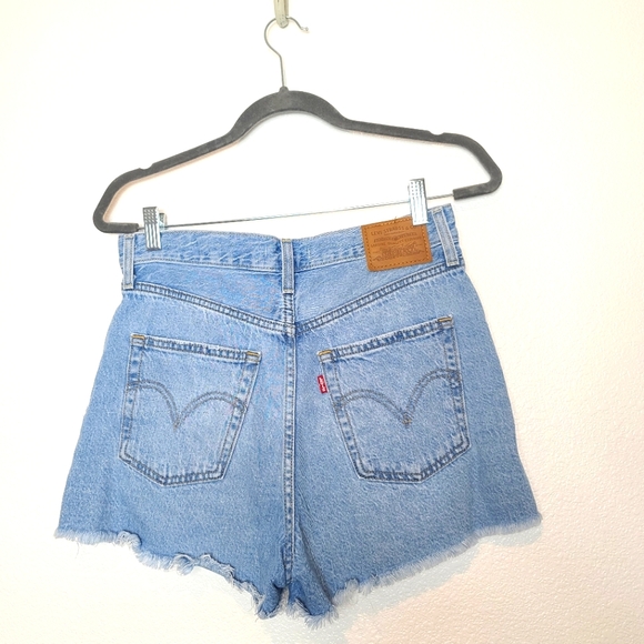 Levi's Premium Ribcage Light Wash Denim High-Rise Cutoff Shorts Size 28 - Picture 9 of 10